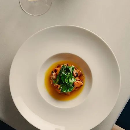 Stilla & Contemporary Cuisine Hotel *